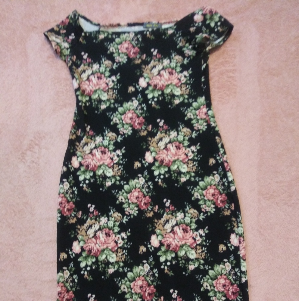 Brat star black floral dress